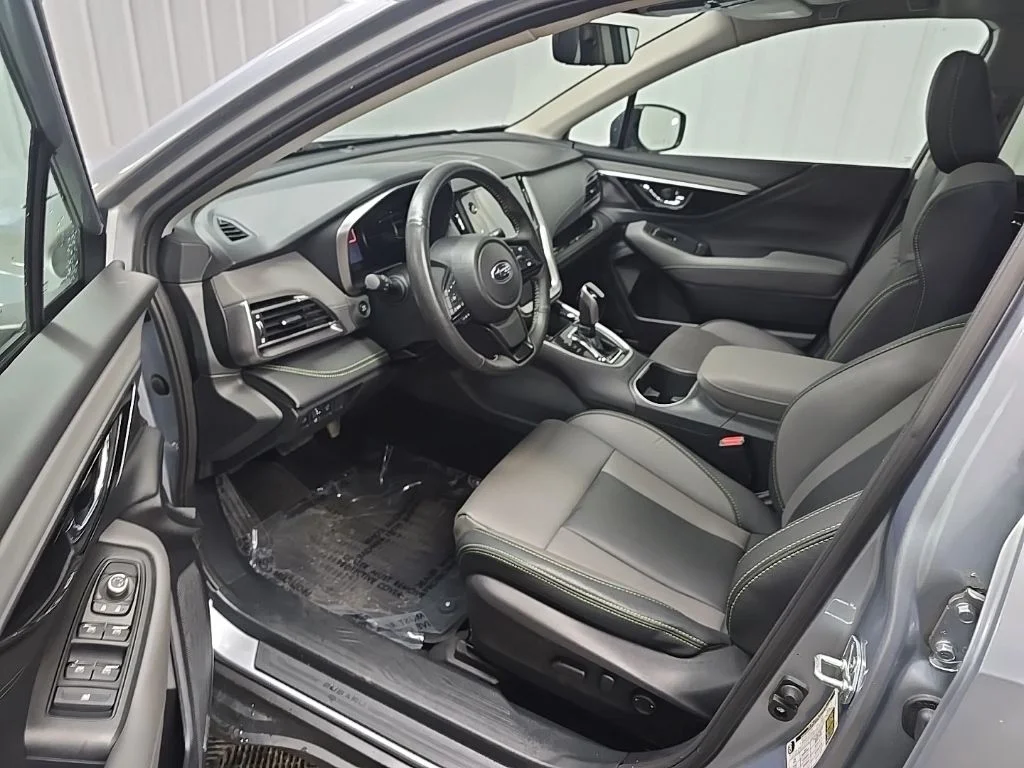 Used 2024 Silver Subaru Onyx Edition image 29