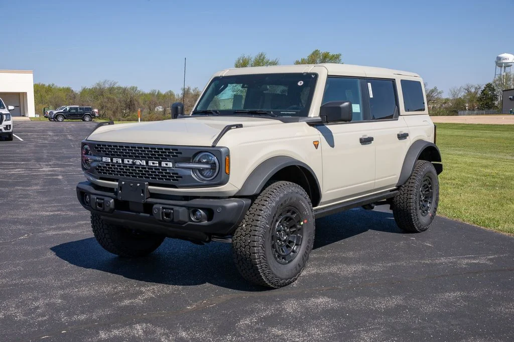 New 2026 Desert Sand Ford Badlands® image 3