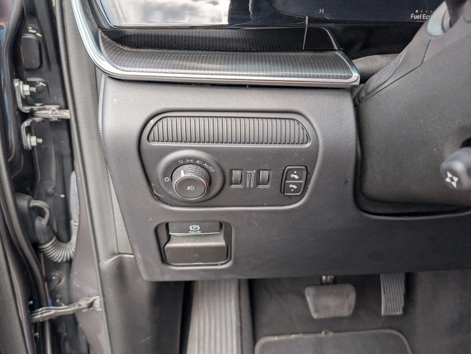 Used 2024 Baltic Gray Metallic Clearcoat Jeep Series II image 29