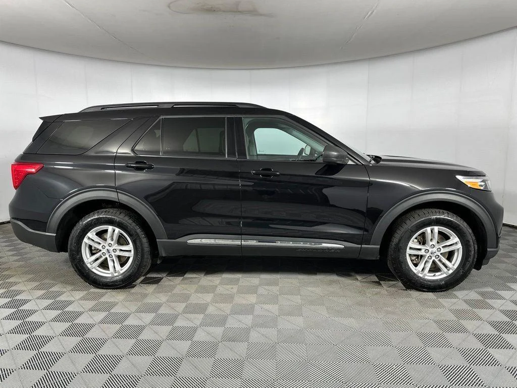 Used 2024 Black Metallic Ford XLT image 29
