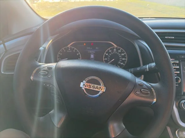 Used 2019 White Nissan S image 7