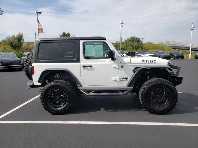 Used 2023 White Jeep Sport image 4