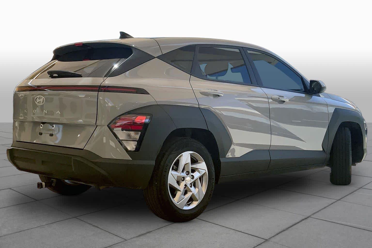 2025 Hyundai Kona SE - Photo 12