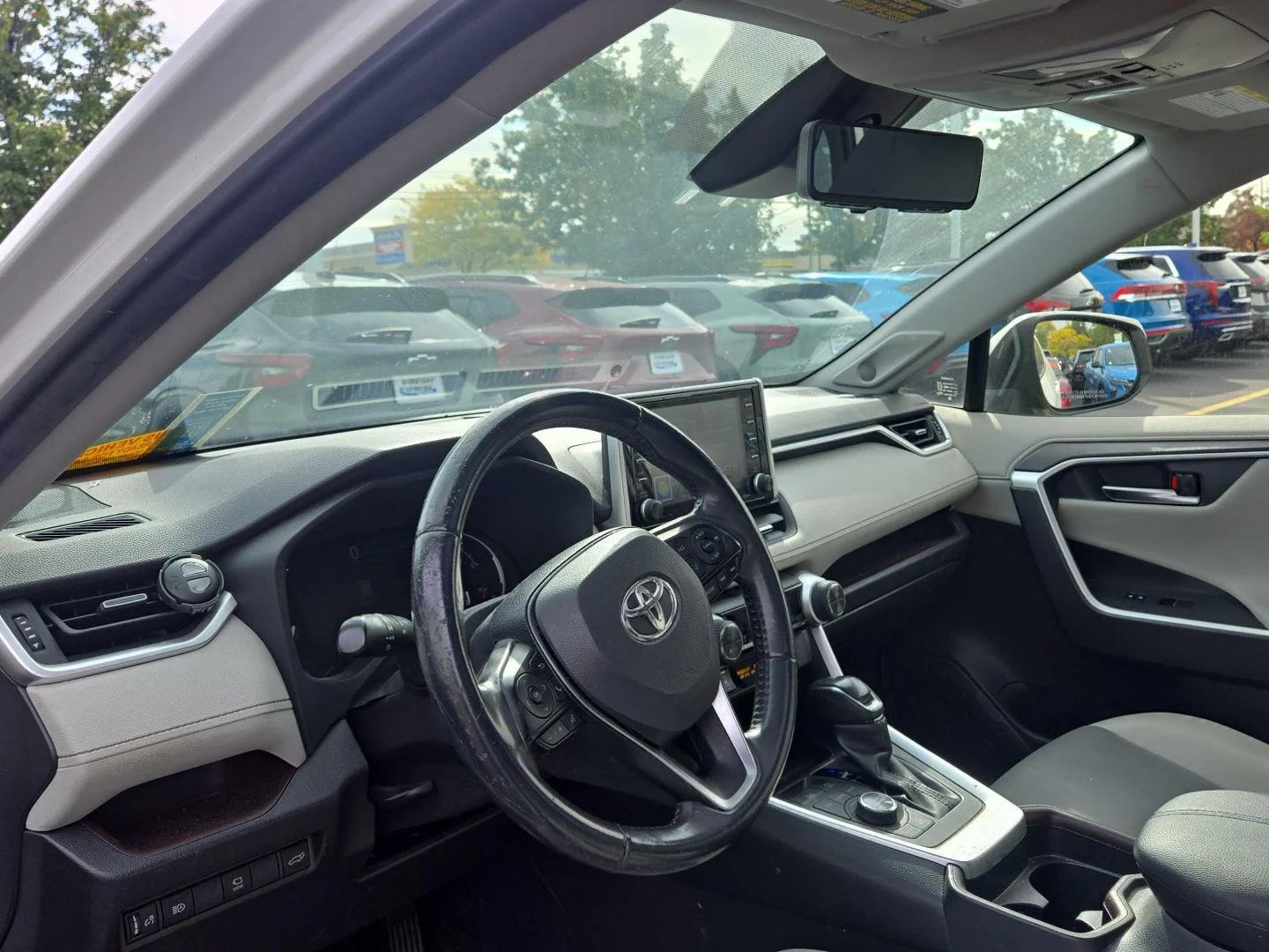 Used 2019 Blizzard Pearl Toyota Limited image 3