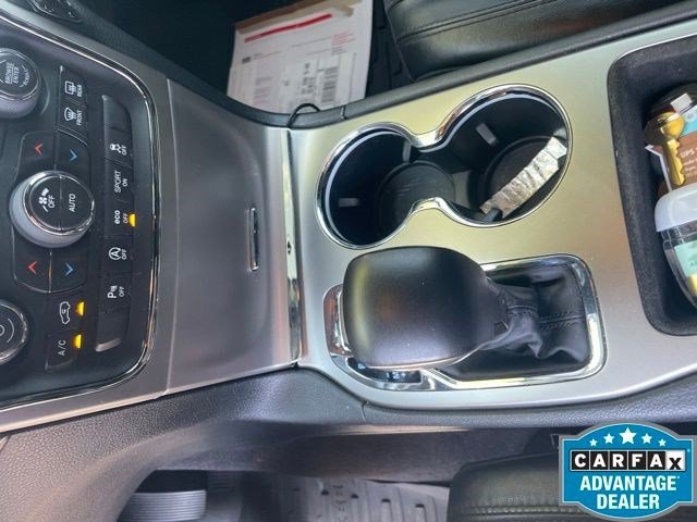 Used 2018 Diamond Black Crystal Pearlcoat Jeep Altitude image 11