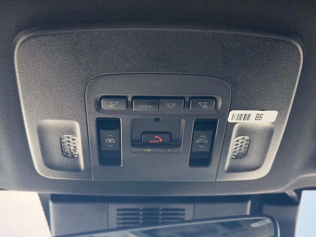 Used 2026  Toyota XSE image 19