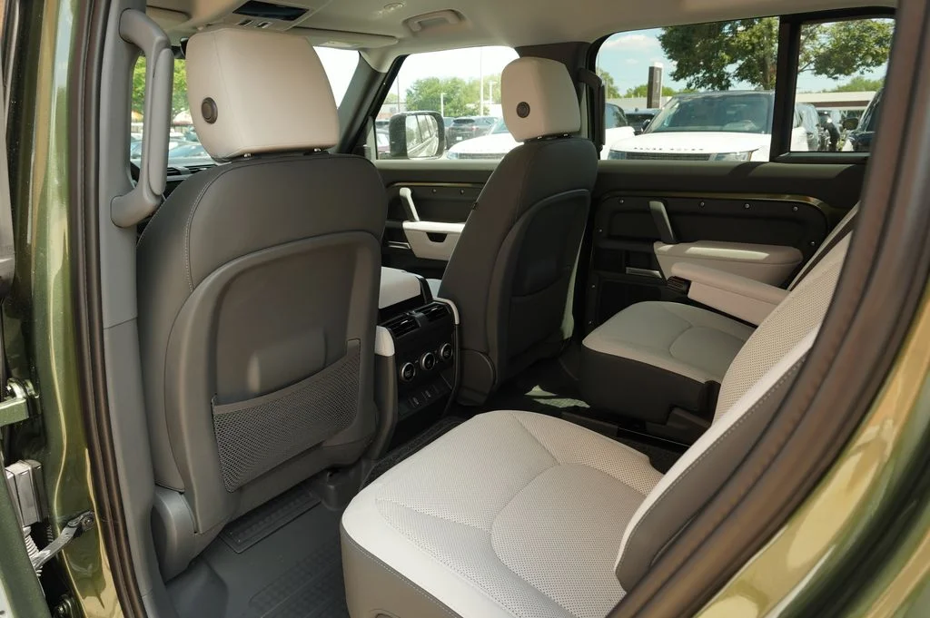 New 2026 Woolstone Green Land Rover S image 29