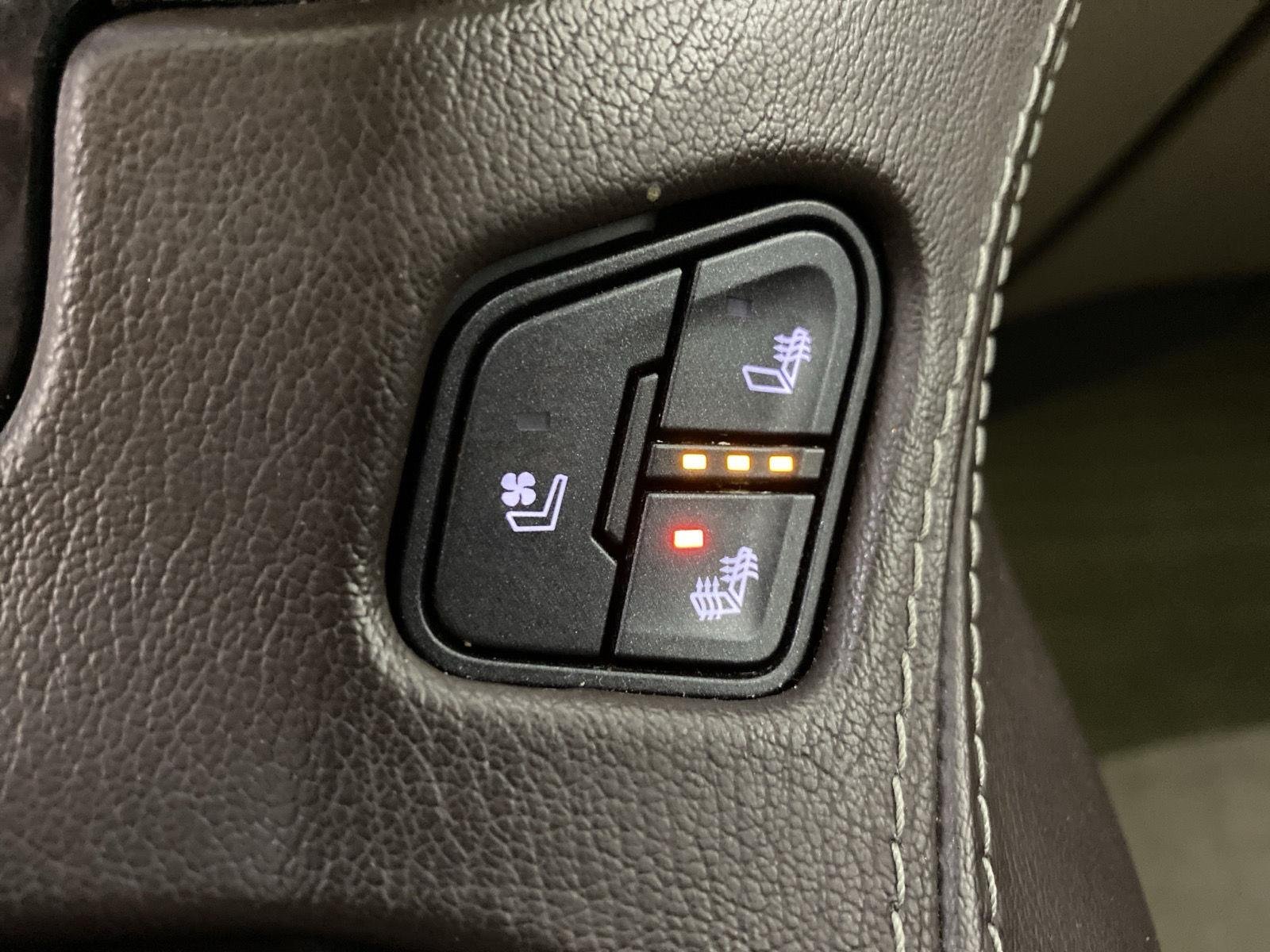 Used 2018 Summit White Chevrolet Premier image 23
