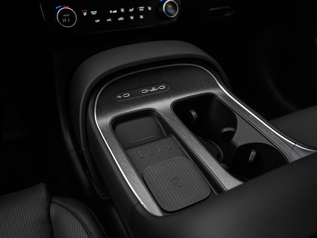 New 2026 Abyss Black Pearl Hyundai SEL 8P AWD image 28