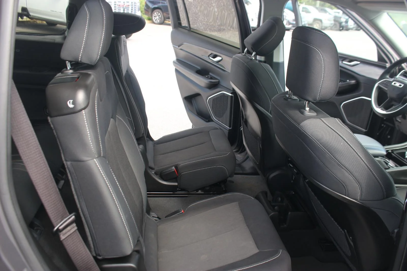 Used 2022 Gray Jeep Laredo image 35
