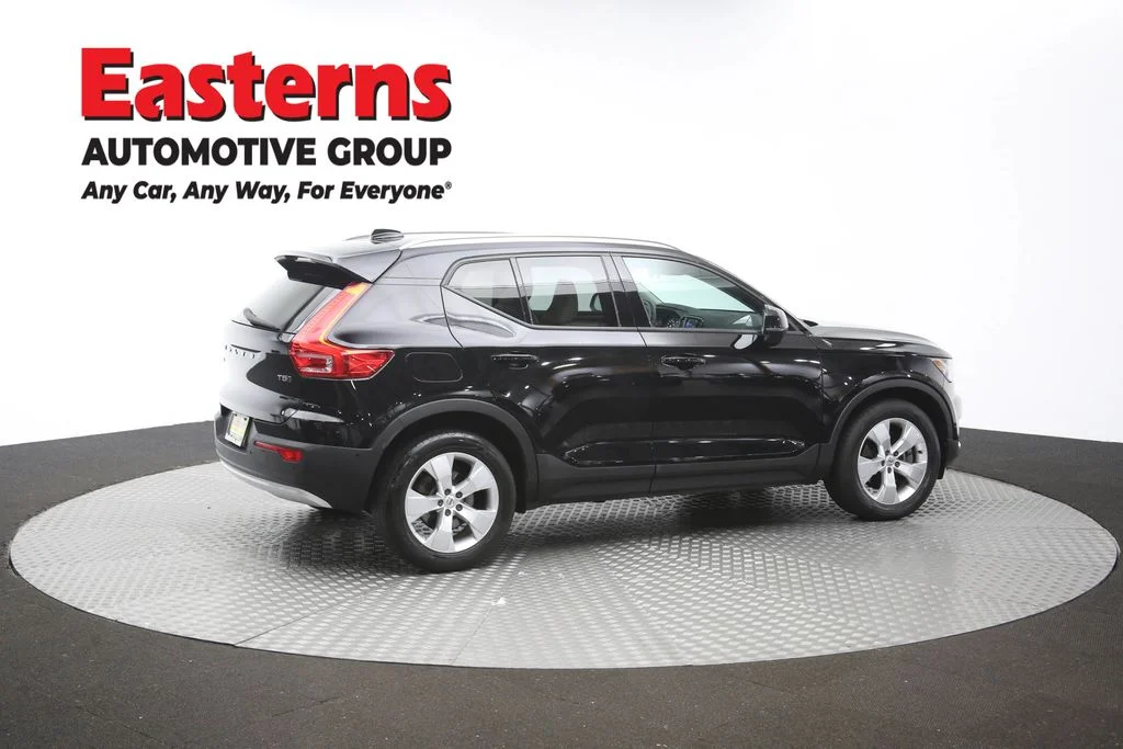 Used 2019 Black Volvo Momentum image 41