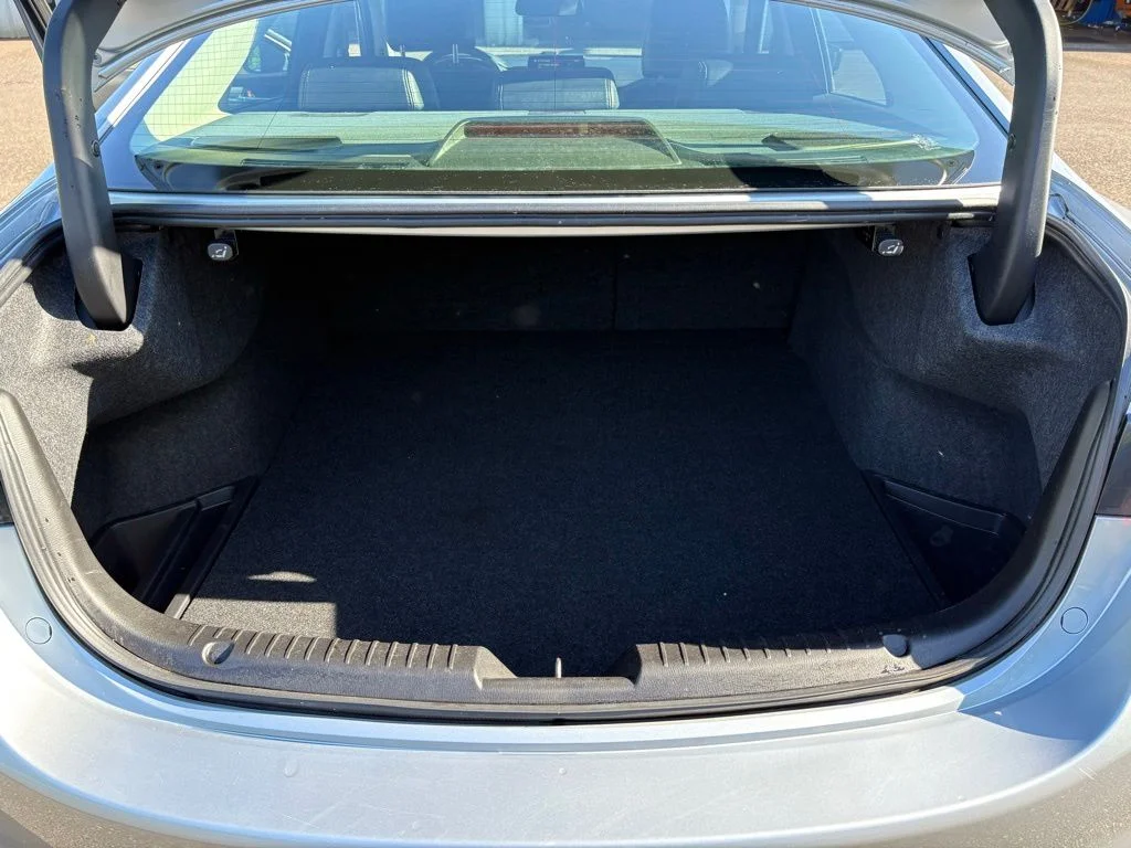 Used 2018 Silver Mazda Touring image 16