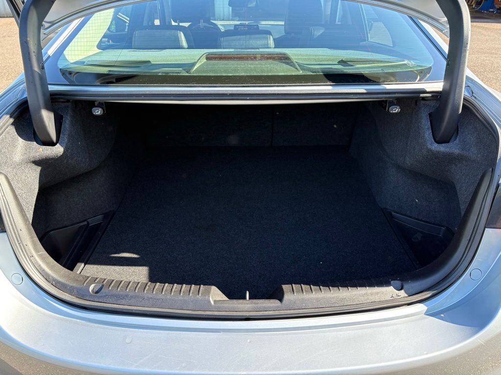 Used 2018 Silver Mazda Touring image 16
