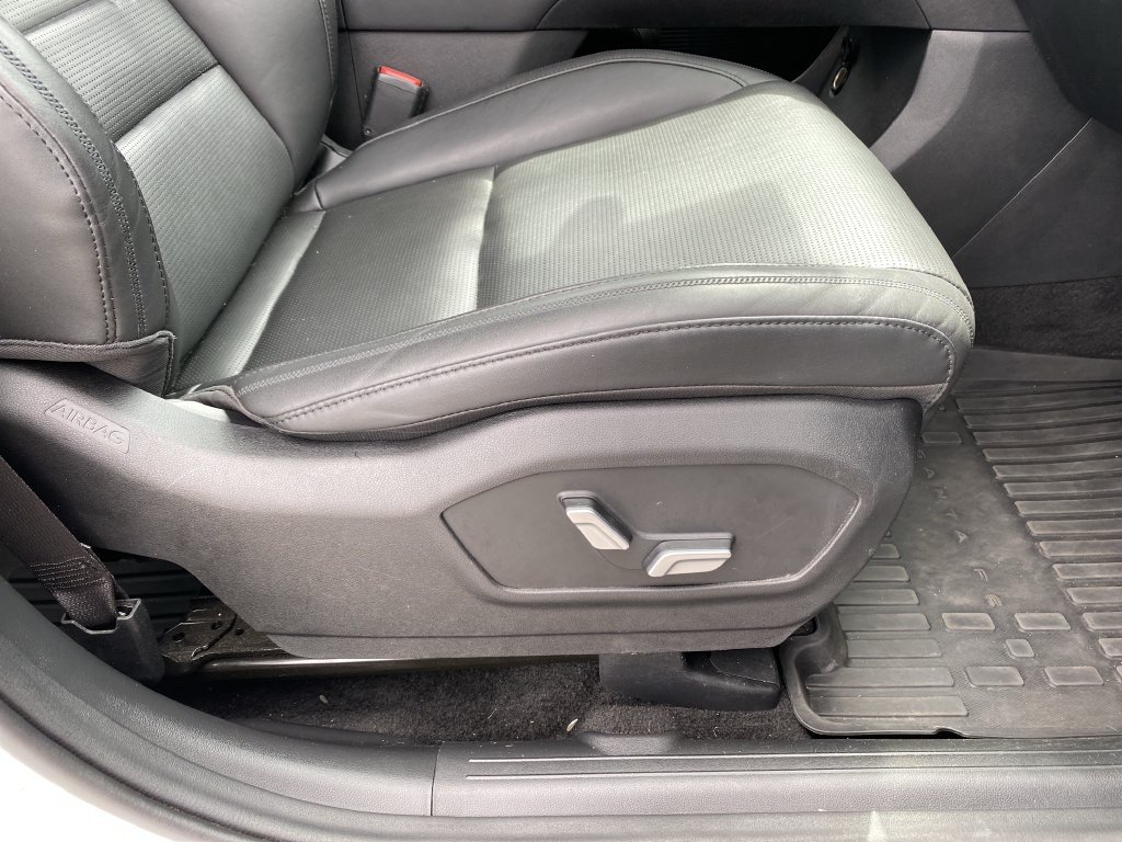 Used 2024 Serenity White Hyundai Calligraphy image 37