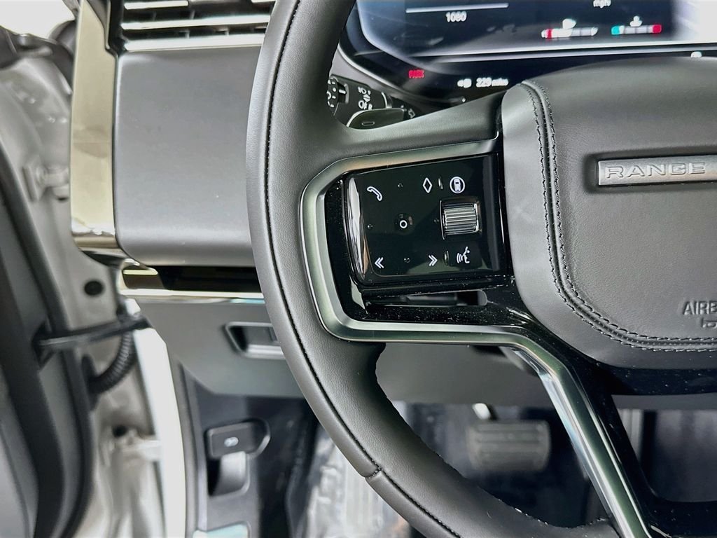 New 2026 Borasco Grey LAND ROVER SE image 13