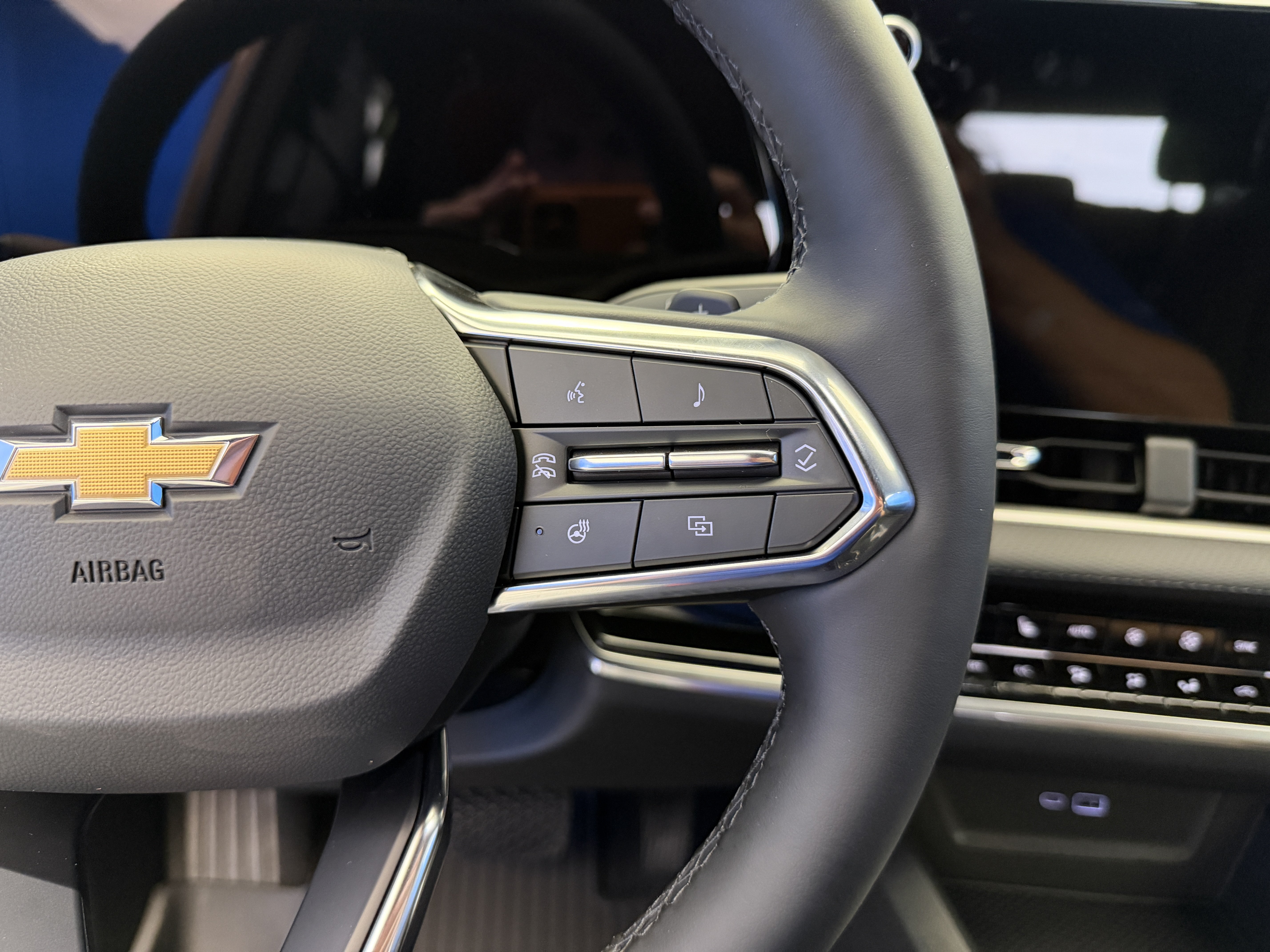 2027 Chevrolet Equinox LT - Photo 16