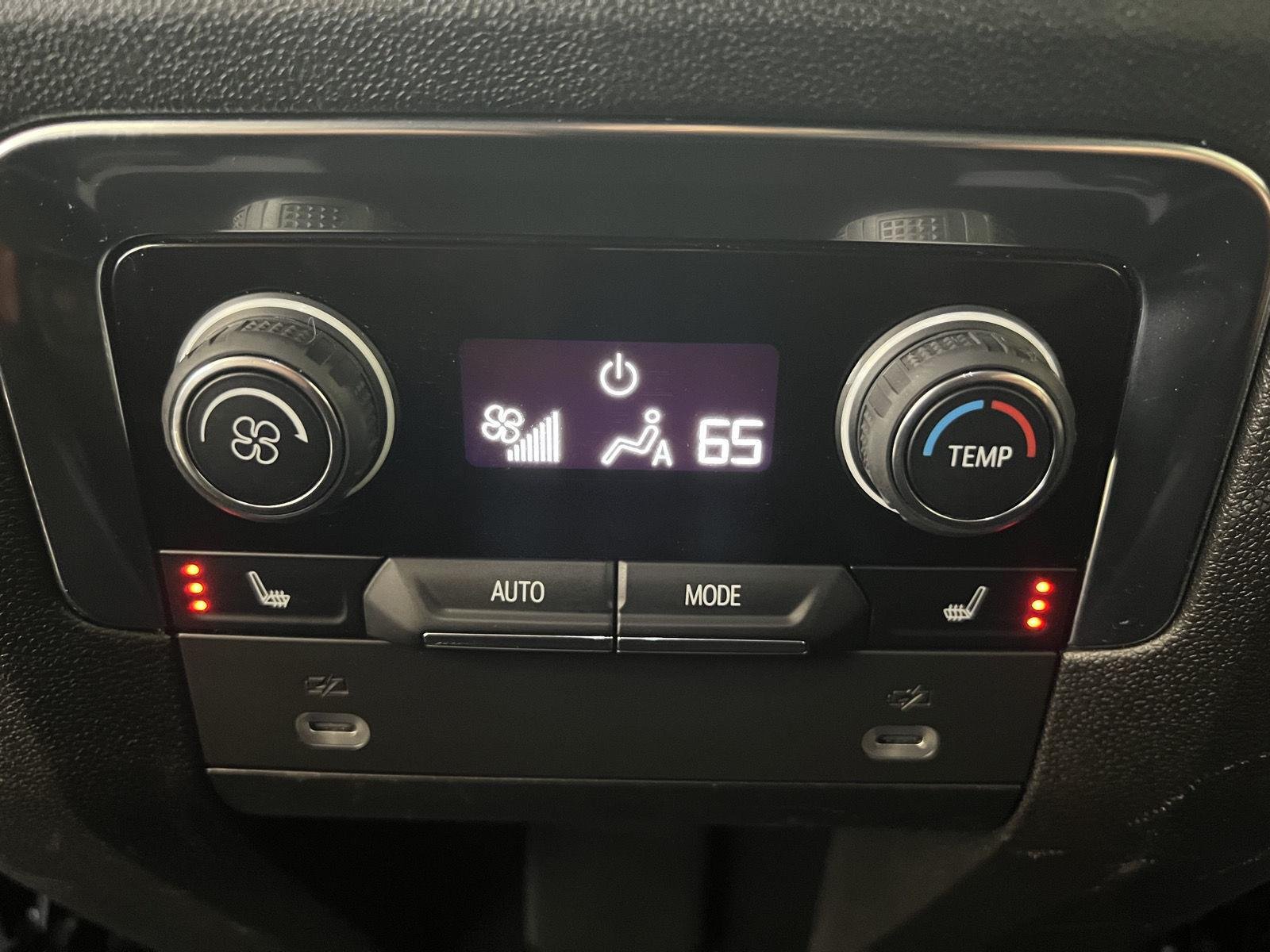 Used 2022 Summit White Chevrolet Z71 image 22