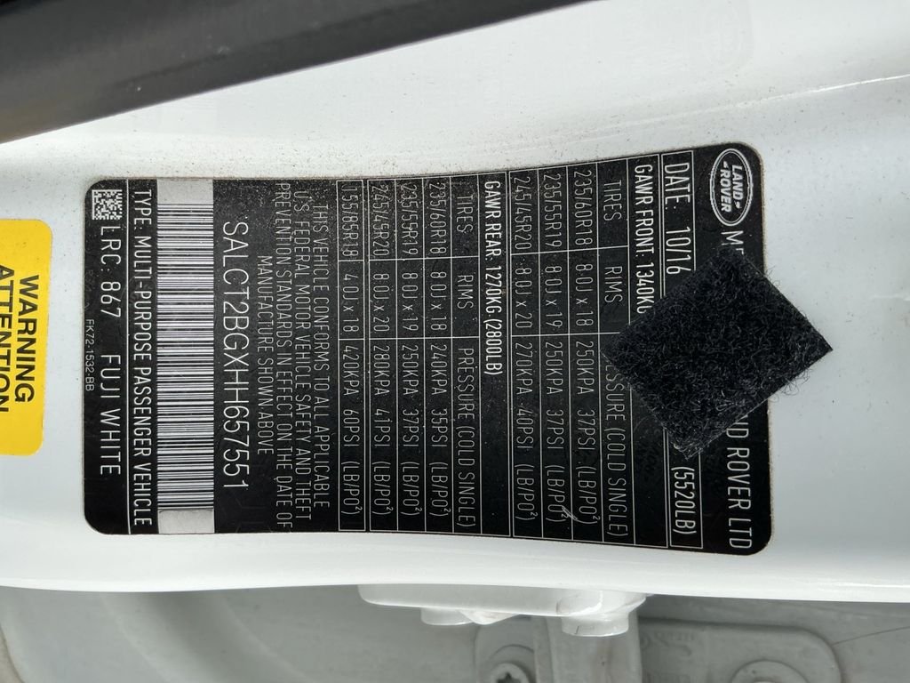 Used 2017 White Land Rover HSE Luxury image 25