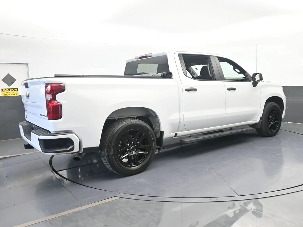 Used 2024 Summit White Chevrolet Custom image 6
