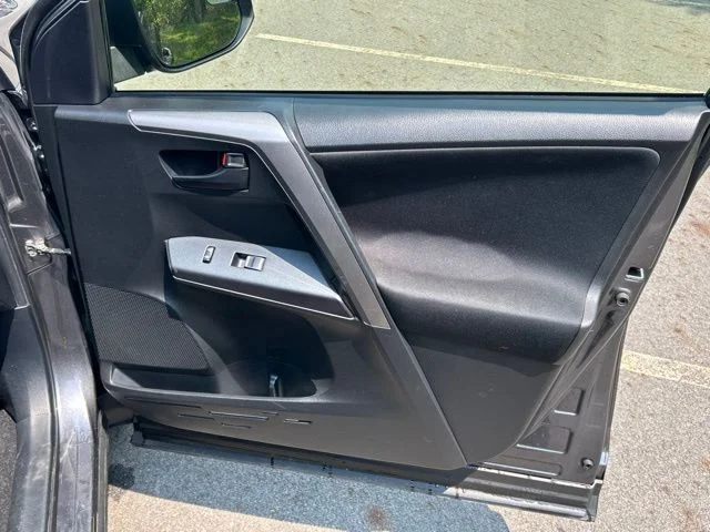 Used 2018 Gray Toyota LE image 27