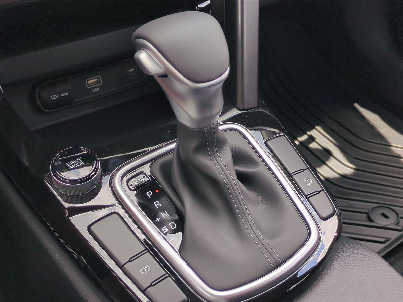 New 2026 Clear White/Black Roof Kia S image 29