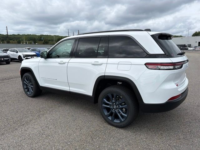 New 2026 Bright White Clear-Coat Exterior Paint Jeep  image 5