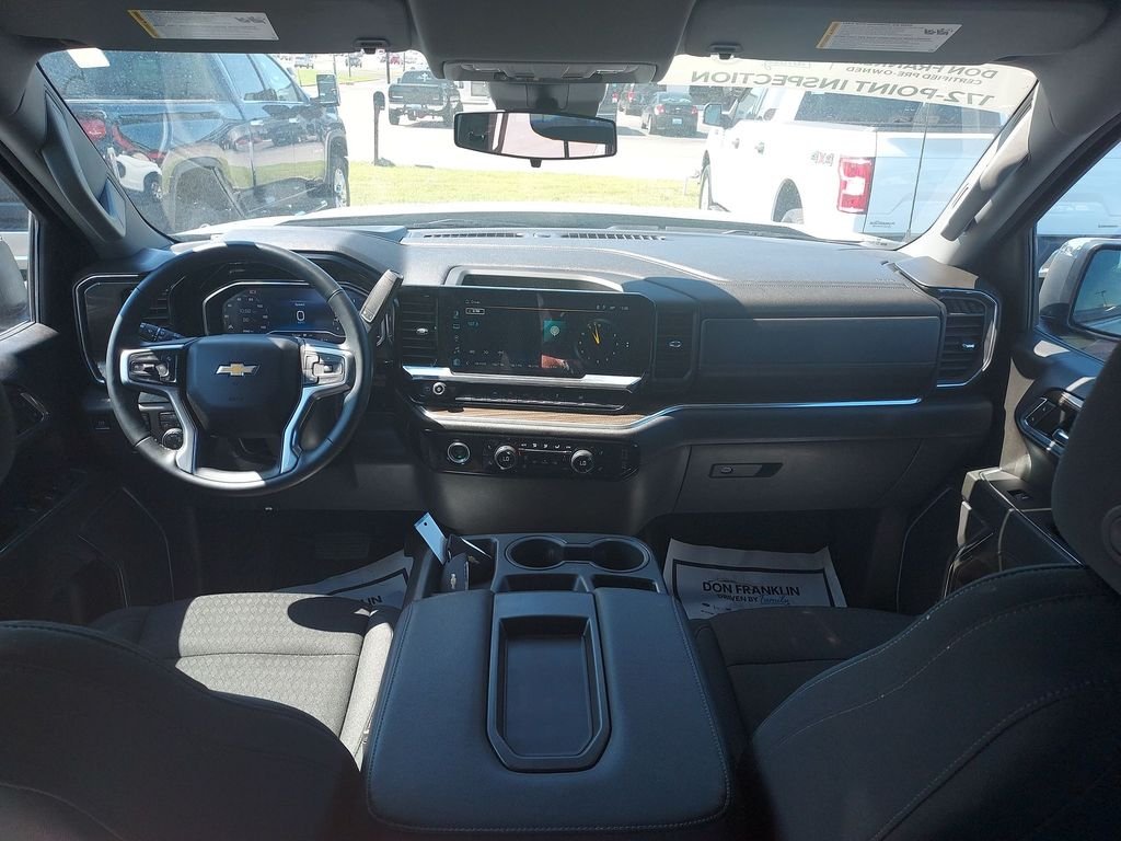 2024 Chevrolet Silverado 1500 LT - Photo 10