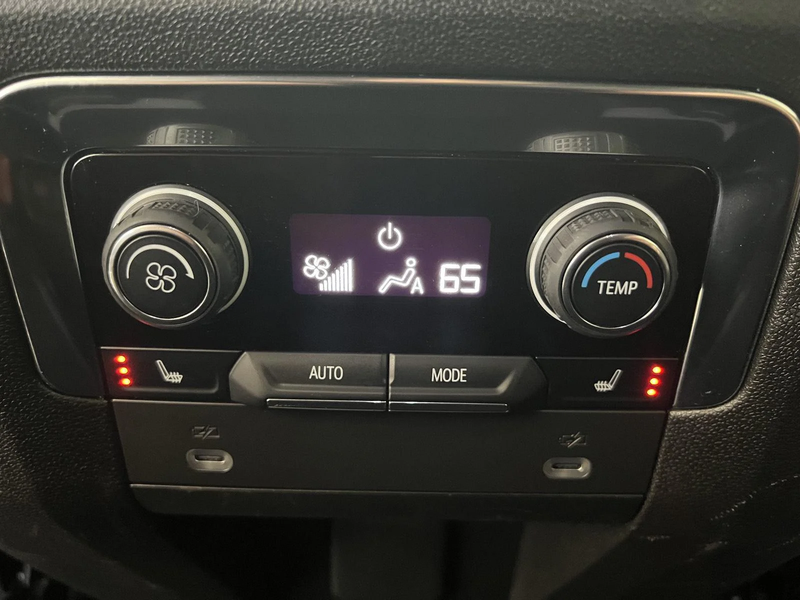 Used 2022 SUMMIT WHITE Chevrolet Z71 image 22