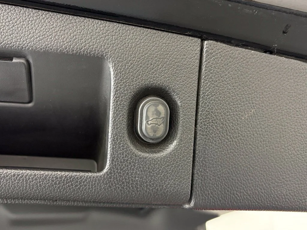 Used 2020 Black Chevrolet Premier image 44