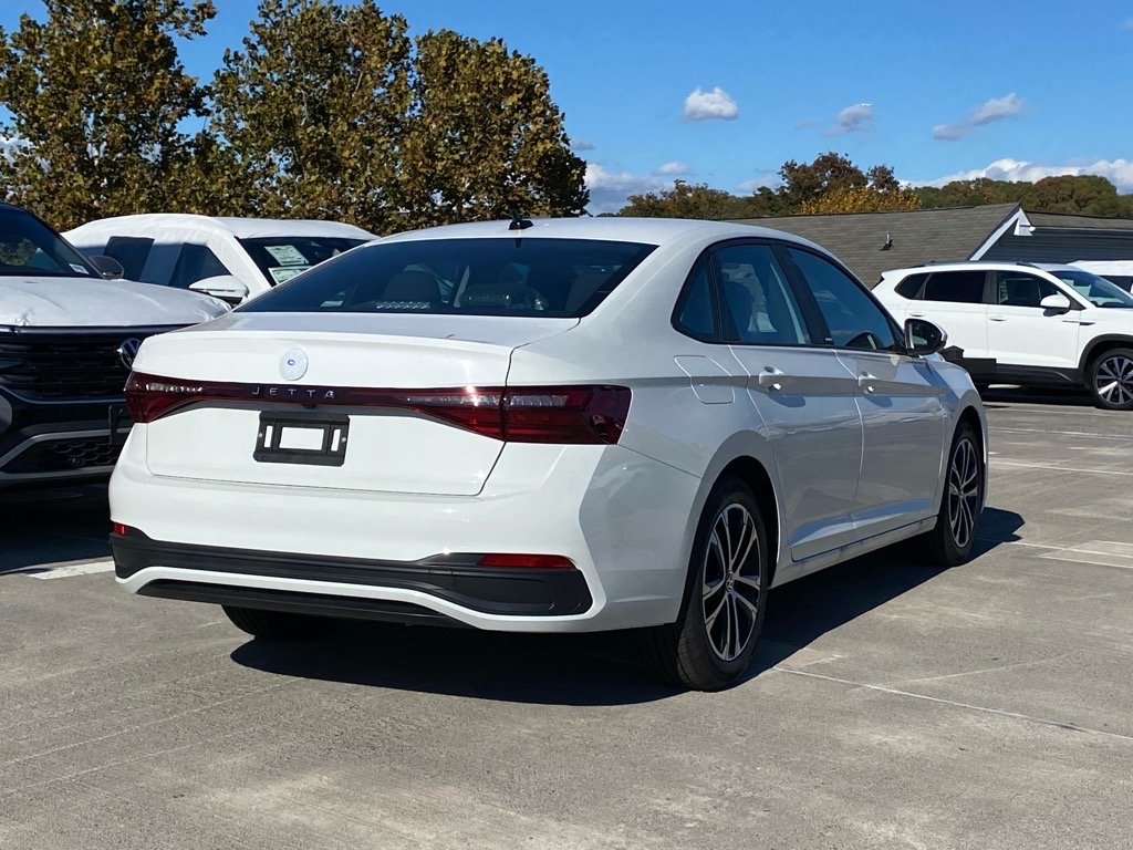 2026 Volkswagen Jetta Sport - Photo 3