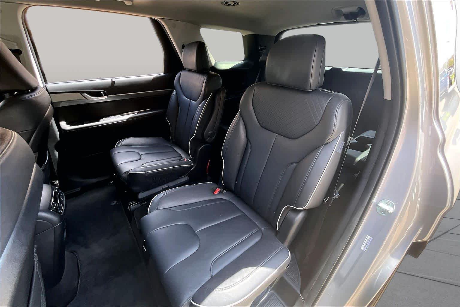 Used 2025 Typhoon Silver Hyundai SEL Premium 7P image 20