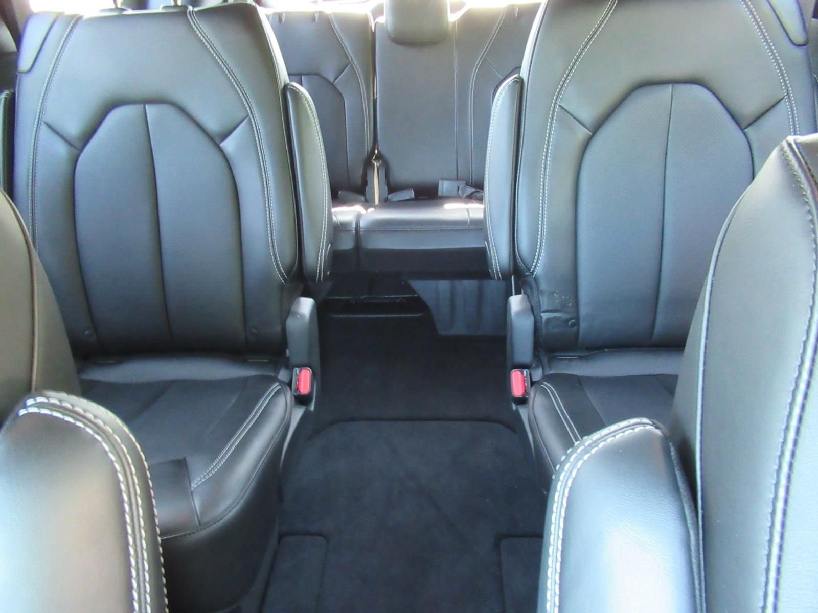 New 2026 Red Hot Pearl-Coat Exterior Paint Chrysler LX image 17