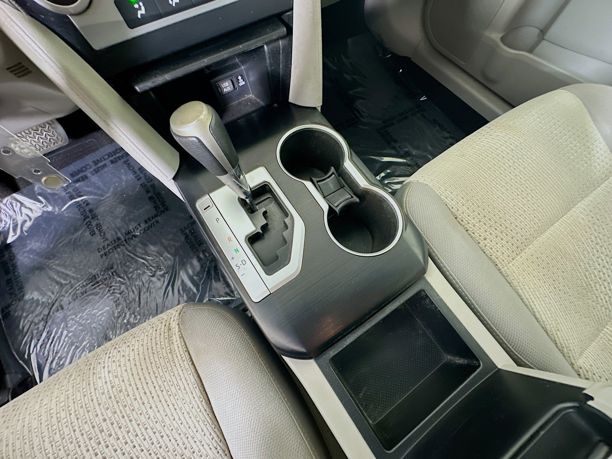 Used 2012 Classic Silver Metallic Toyota L image 19