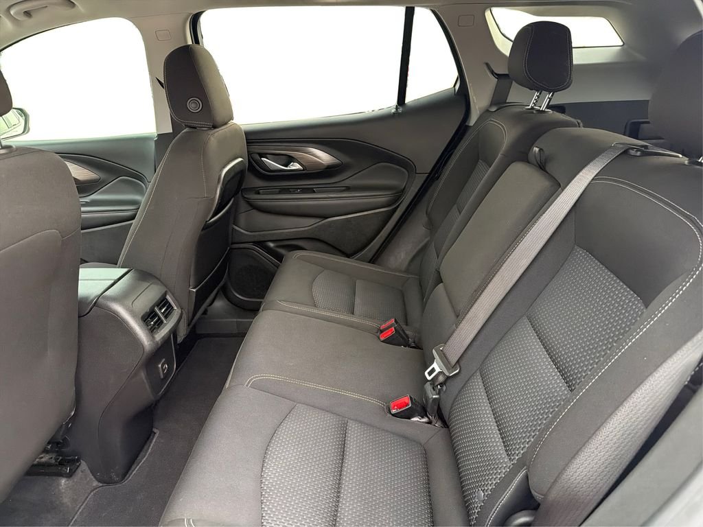 Used 2022 Summit White GMC SLE image 11