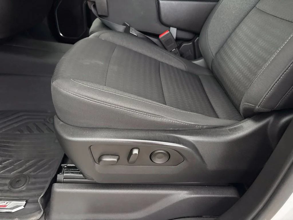 Used 2022 White Chevrolet RST image 13