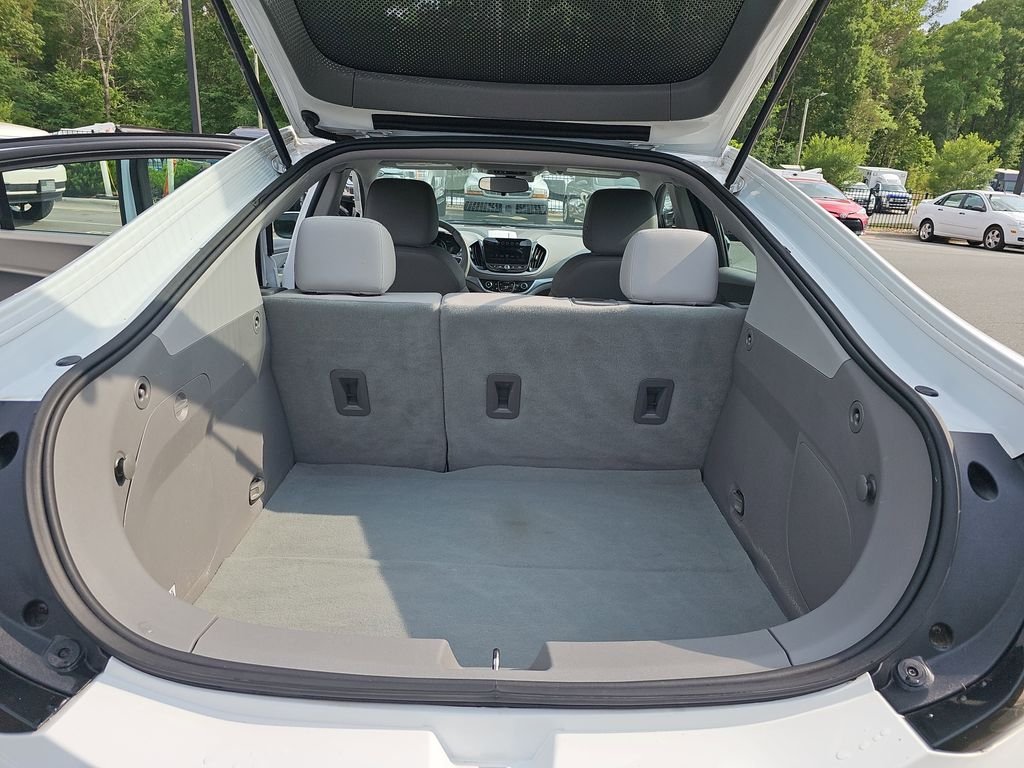 Used 2017 White Chevrolet LT image 12