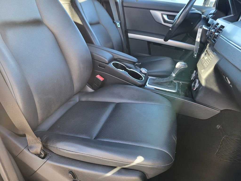 Used 2010 Black Mercedes-Benz GLK 350 image 22