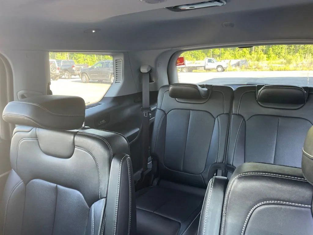 Used 2023 White Jeep Limited image 13
