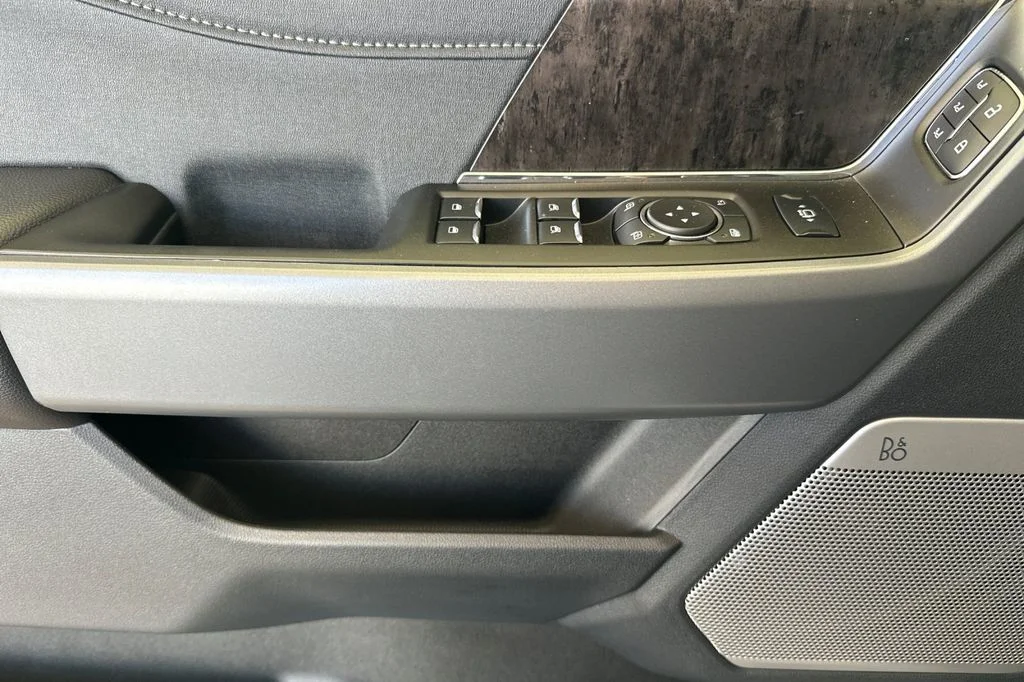 2024 Ford F-250 Super Duty Lariat - Photo 11