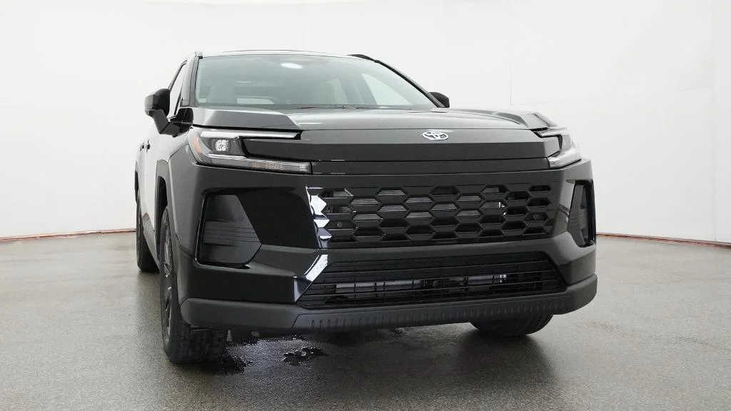 New 2026 Midnight Black Metallic Toyota XLE Premium image 7