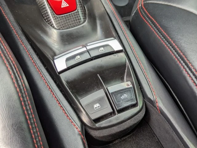 Used 2018  Ferrari Base image 42