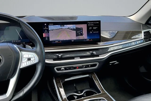 Used 2023 Black BMW xDrive40i image 6