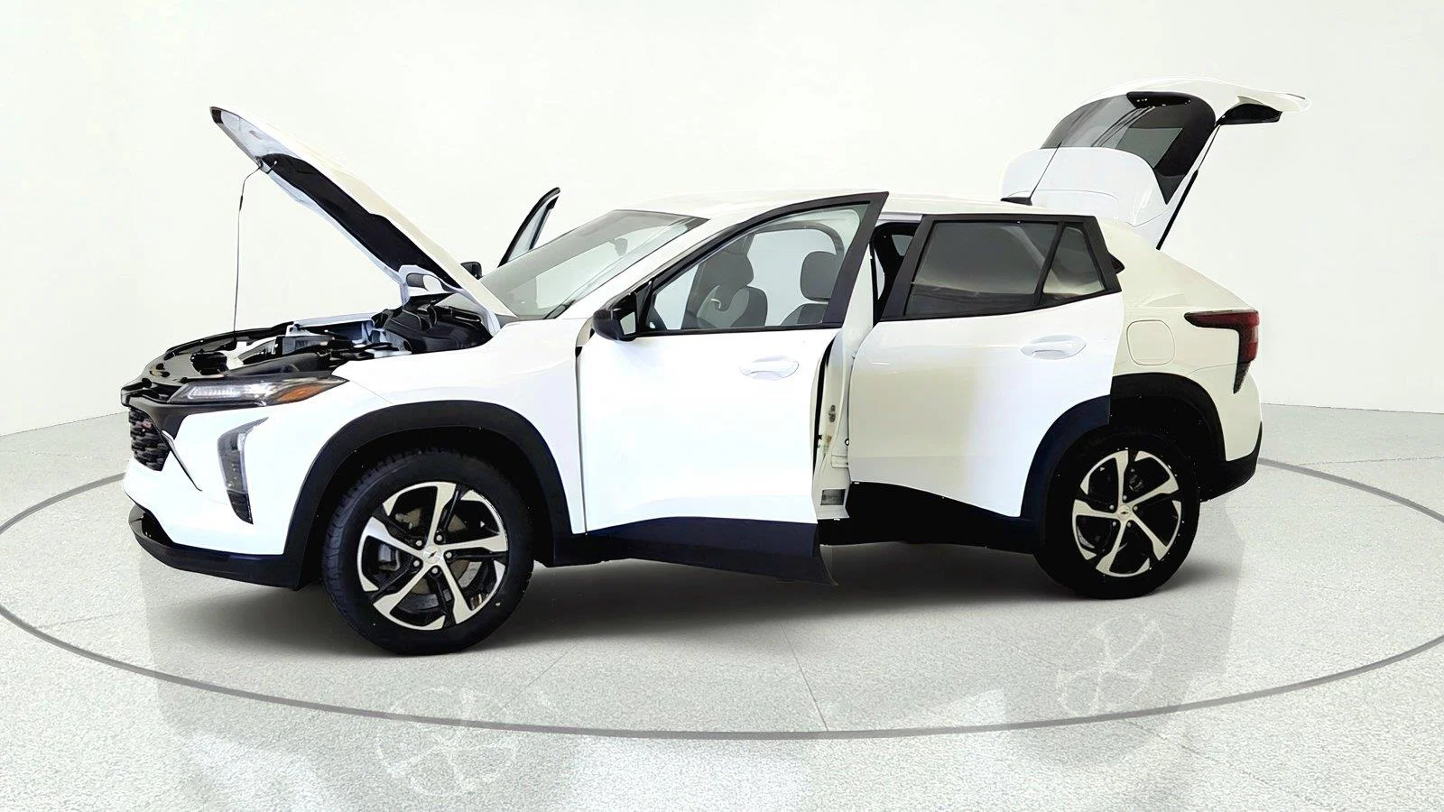 Used 2024 Summit White Chevrolet 1RS image 9