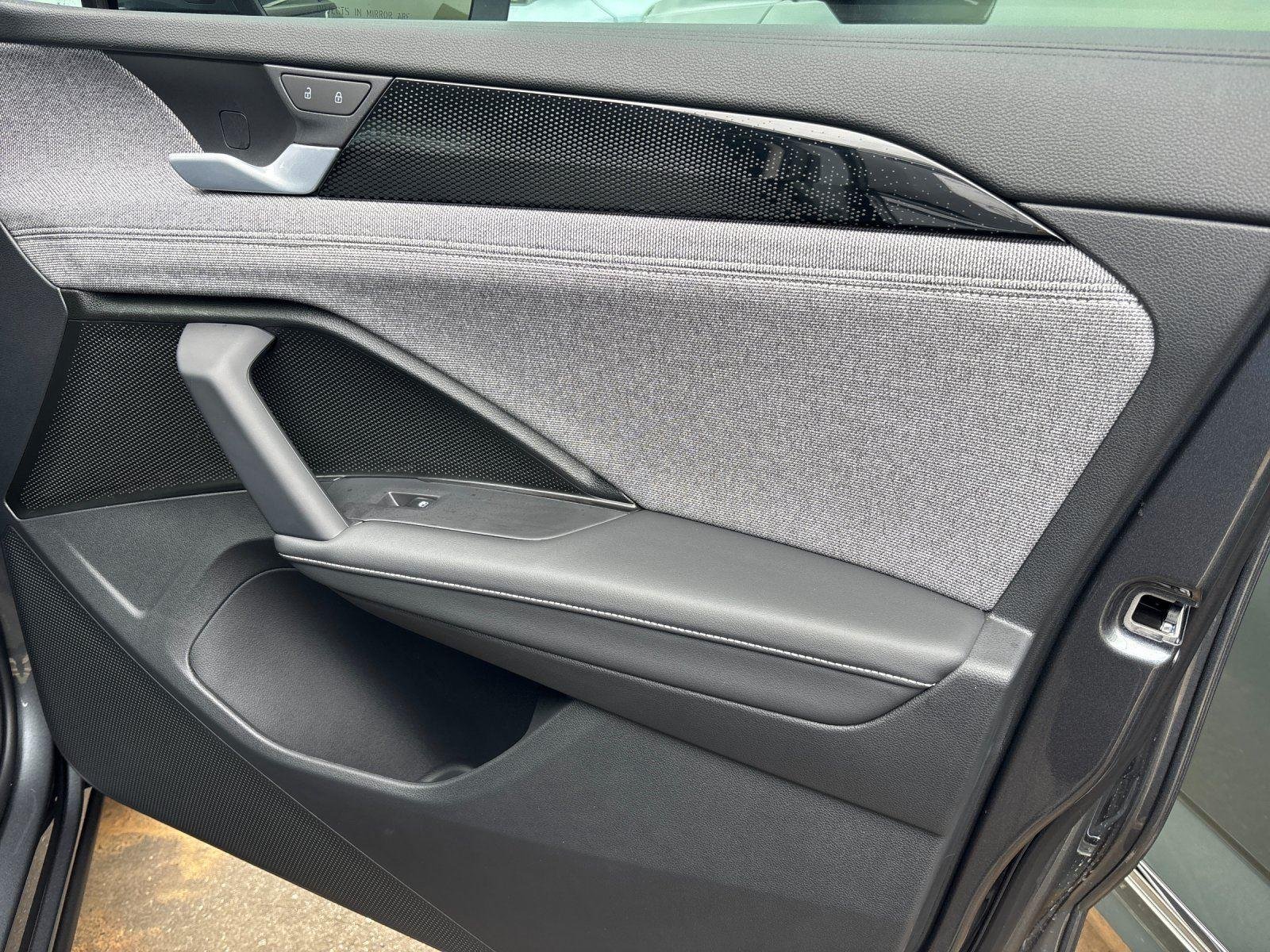 New 2026 Platinum Gray Metallic Volkswagen S image 38