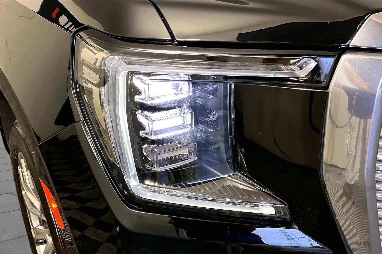 Used 2022 ONYX BLACK GMC Denali image 26
