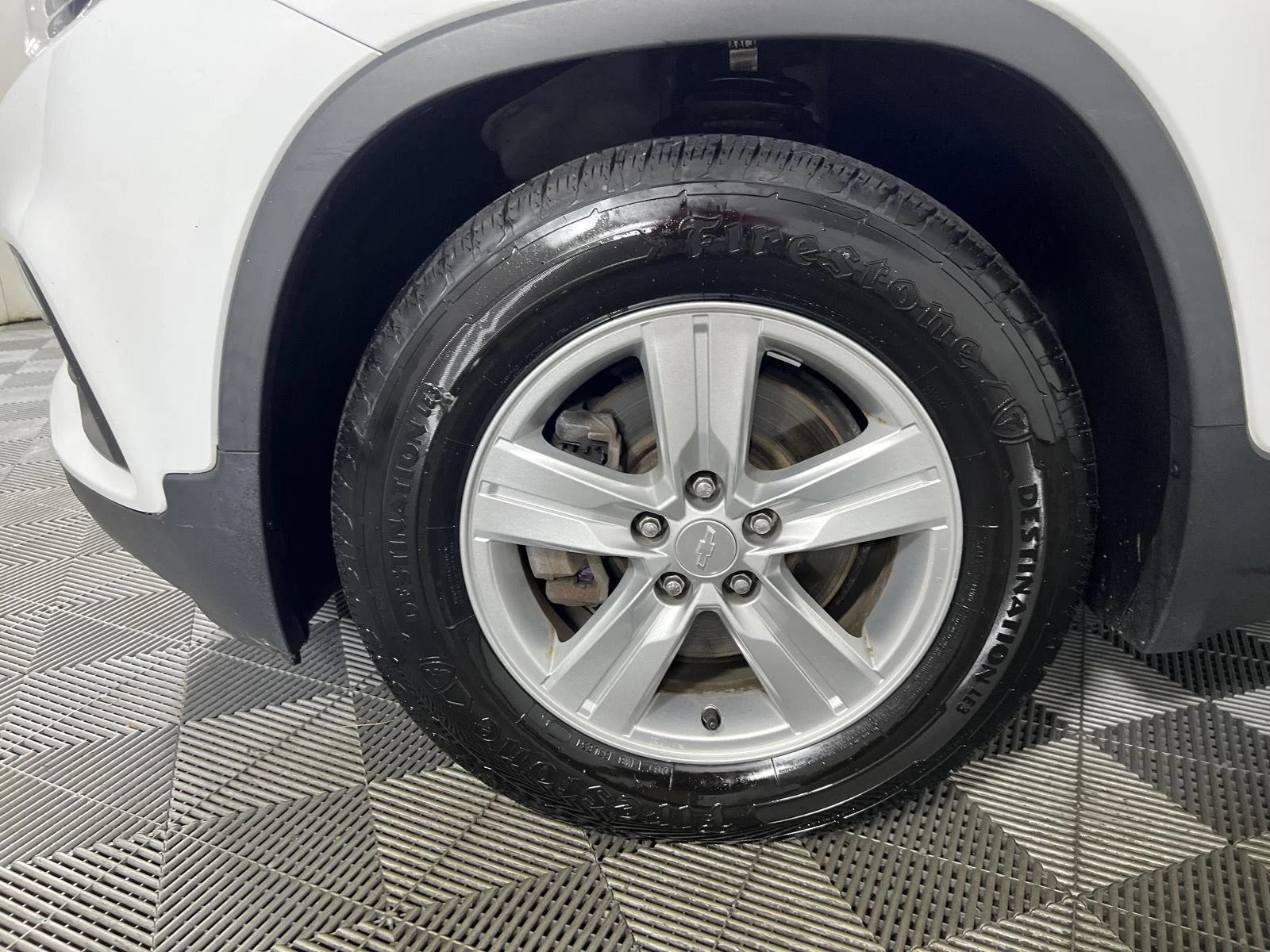 Used 2019 Summit White Chevrolet LS image 21
