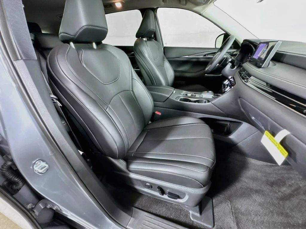 Certified Used 2027 Gray INFINITI LUXE image 40