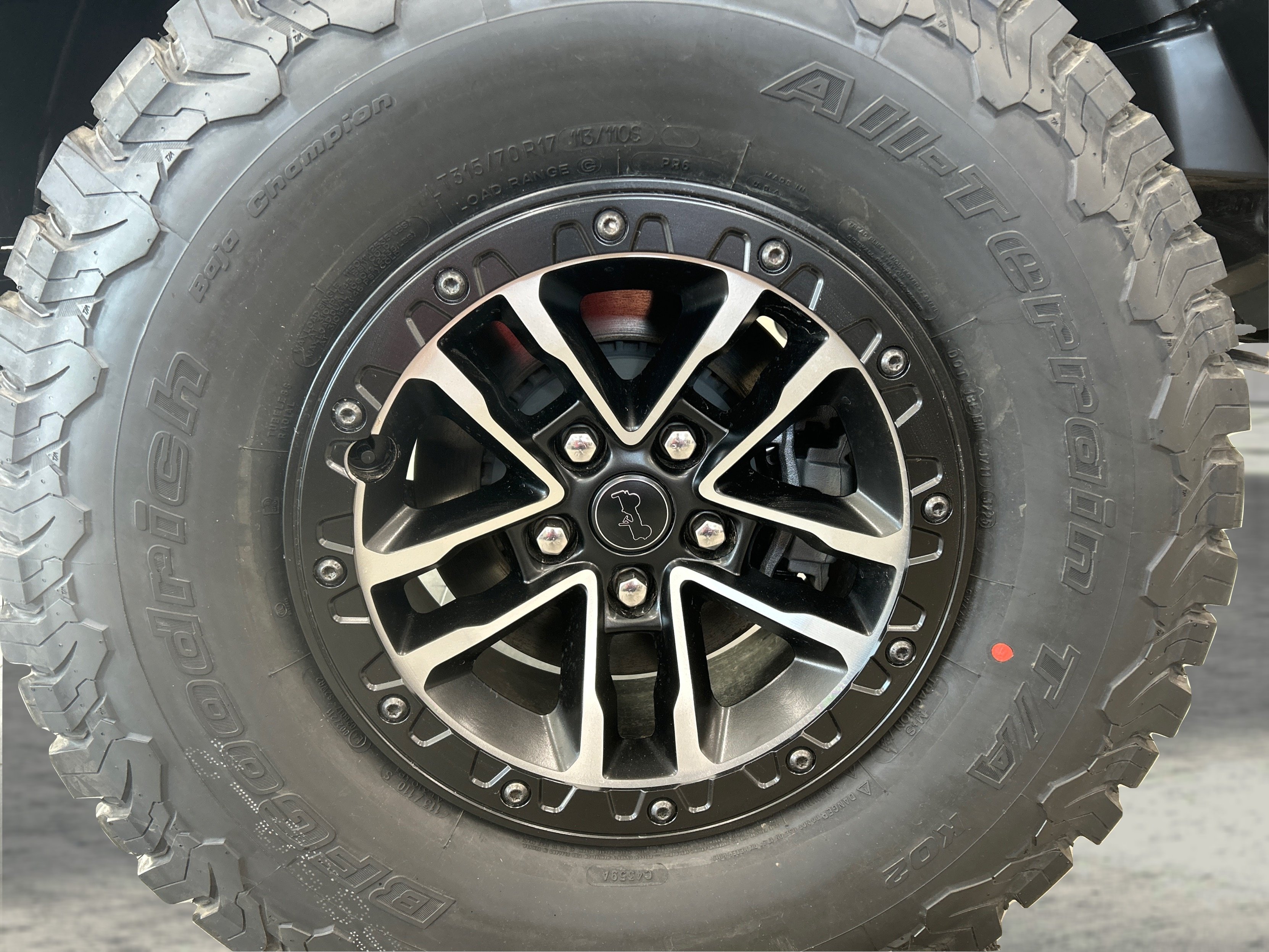 New 2026 Bright White Clear-Coat Exterior Paint Jeep Moab 392 image 21