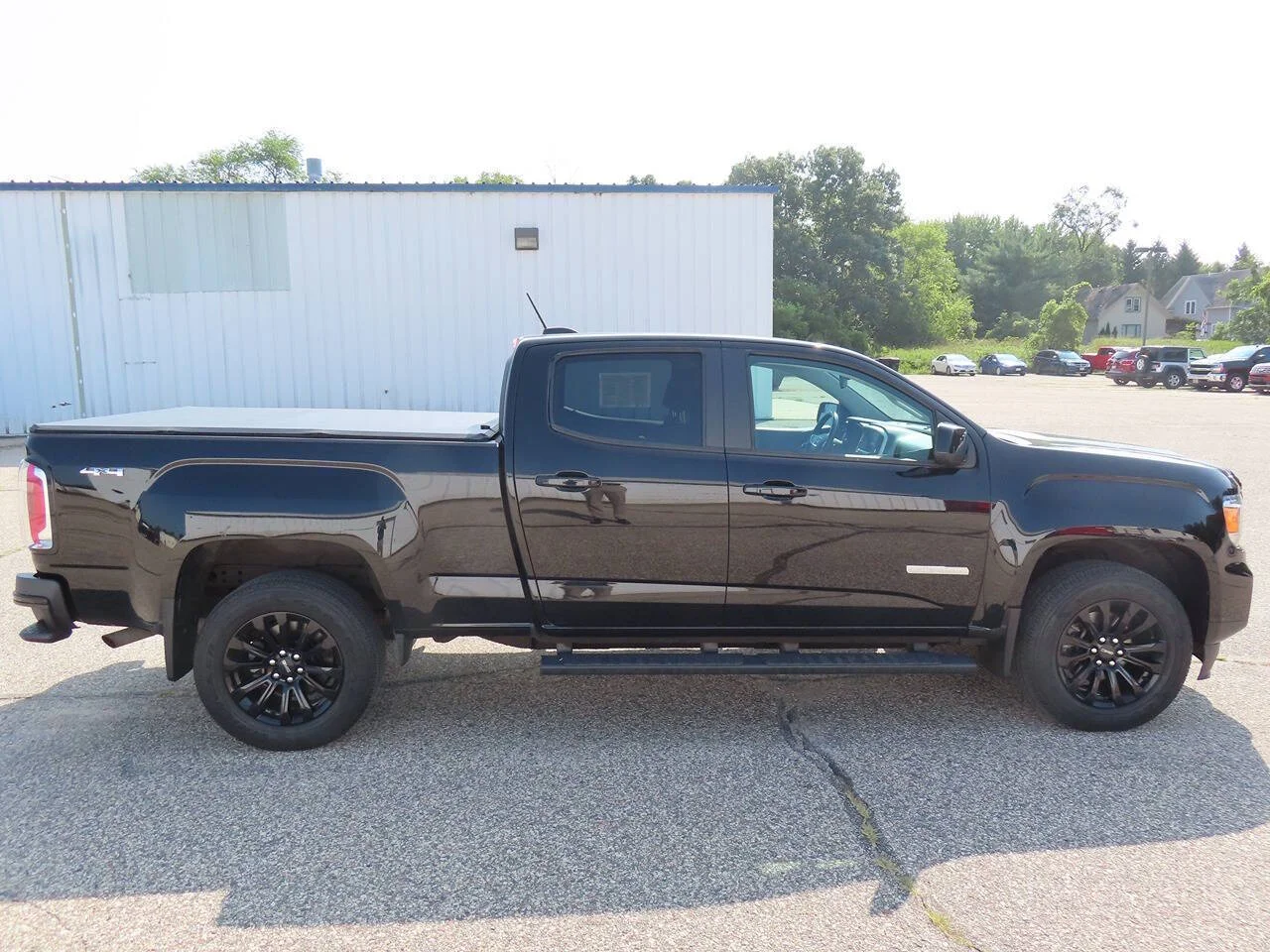 Used 2021 Onyx Black GMC Elevation 4x4 4dr Crew Cab 5 ft. SB image 3