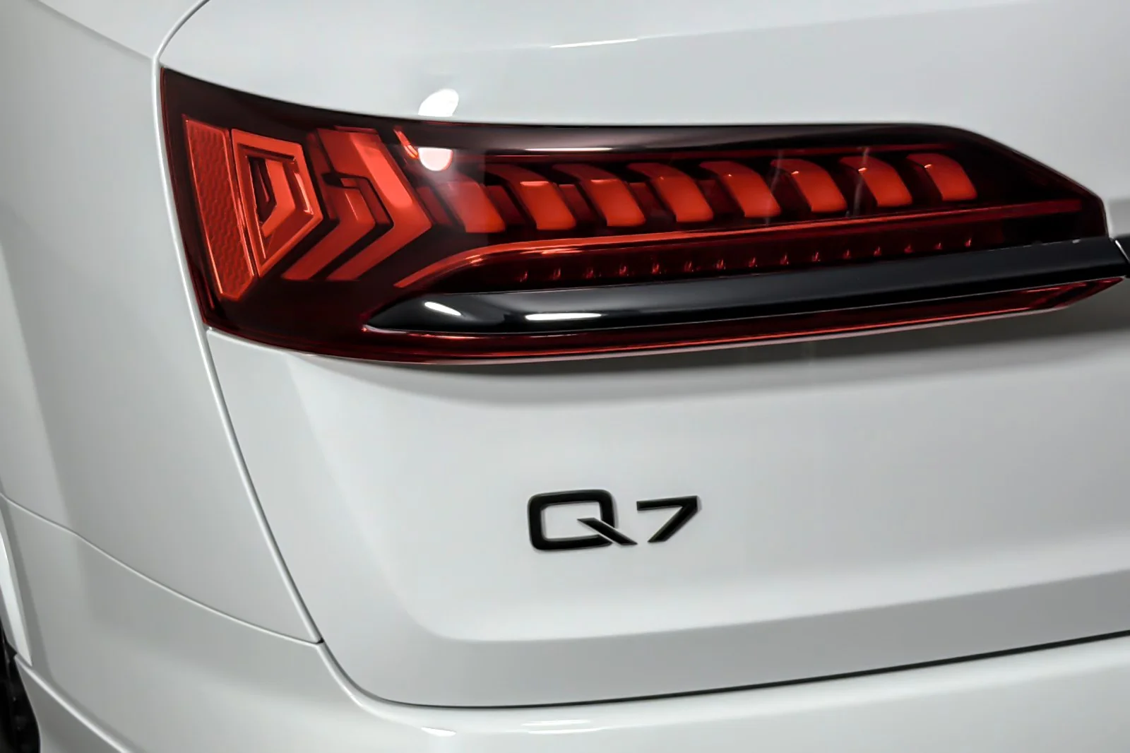 Used 2023 Carrara White Audi Premium Plus 45 TFSI quattro image 28